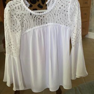Lily Pulitzer white blouse lace detail sleeve bust